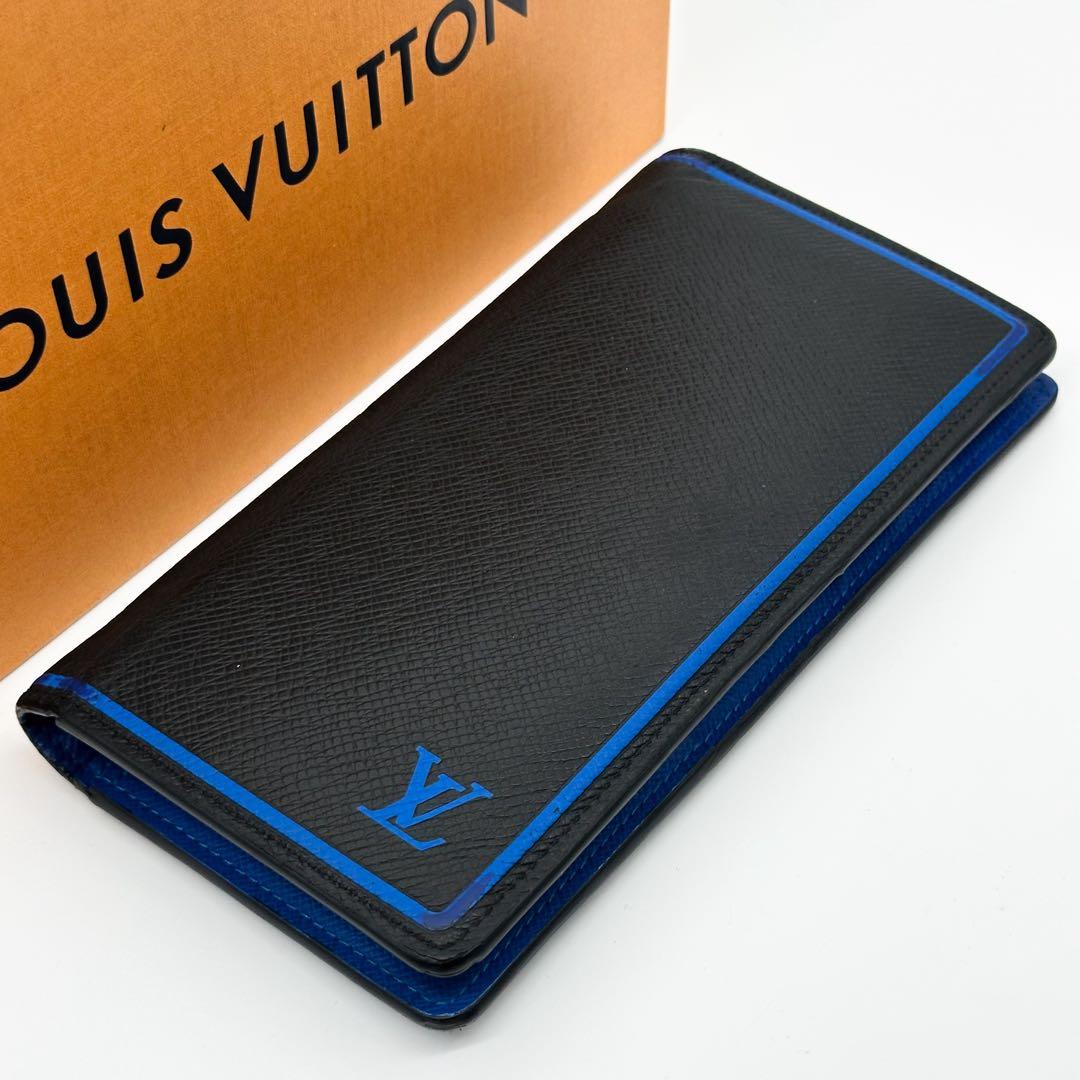 Louis Vuitton Rare New Portefeuille Brazza Taiga Black Wallet — view 4
