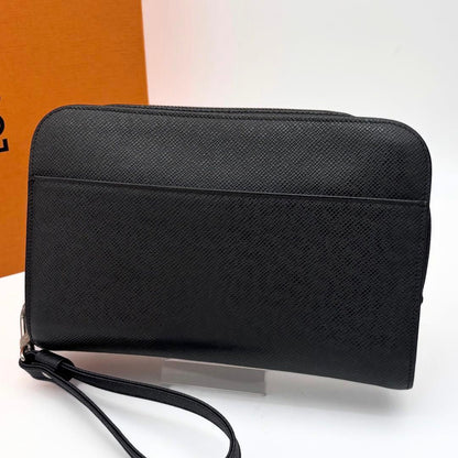 Louis Vuitton Taiga Baikal Clutch Ardoise — view 2