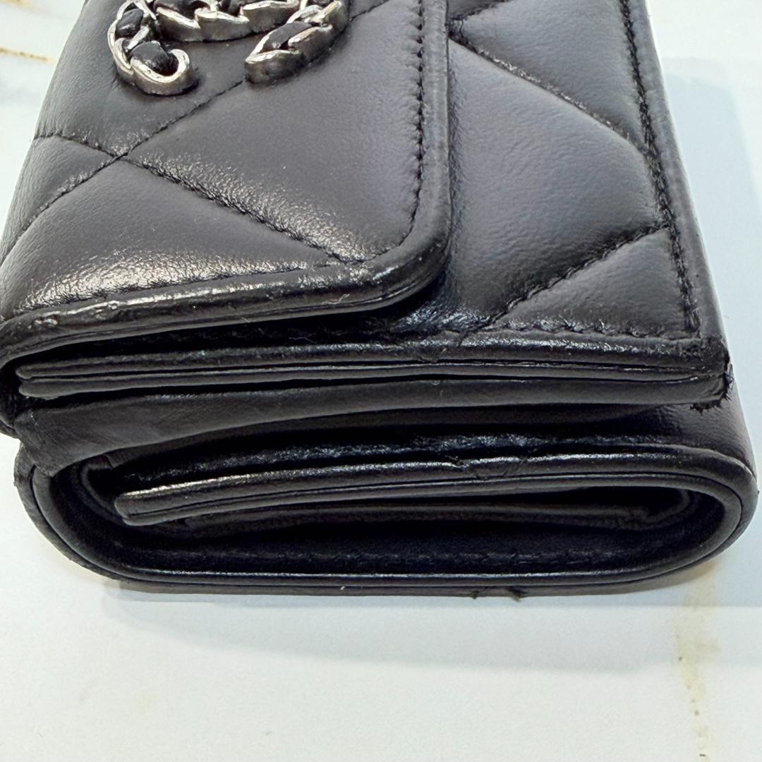 Chanel 19 Dixneuf Small Flap Wallet Trifold — view 6