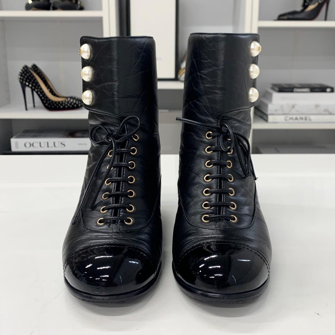 Chanel Leather Cocomark Pearl Wrinkled Lace-up Short Boots