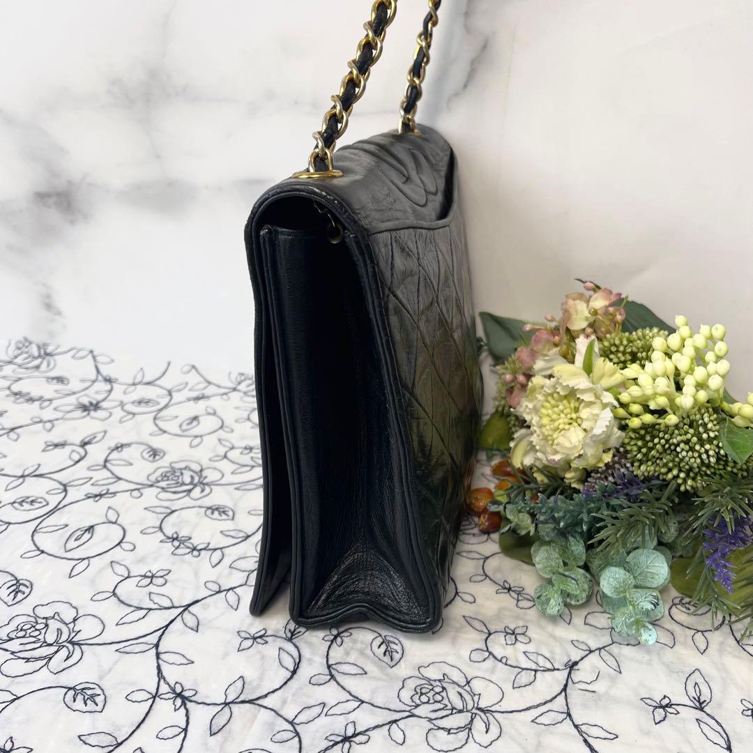 Chanel Vintage Quilted CC Logo Black — view 5