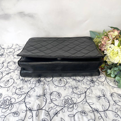 Chanel Vintage Quilted CC Logo Black — view 7