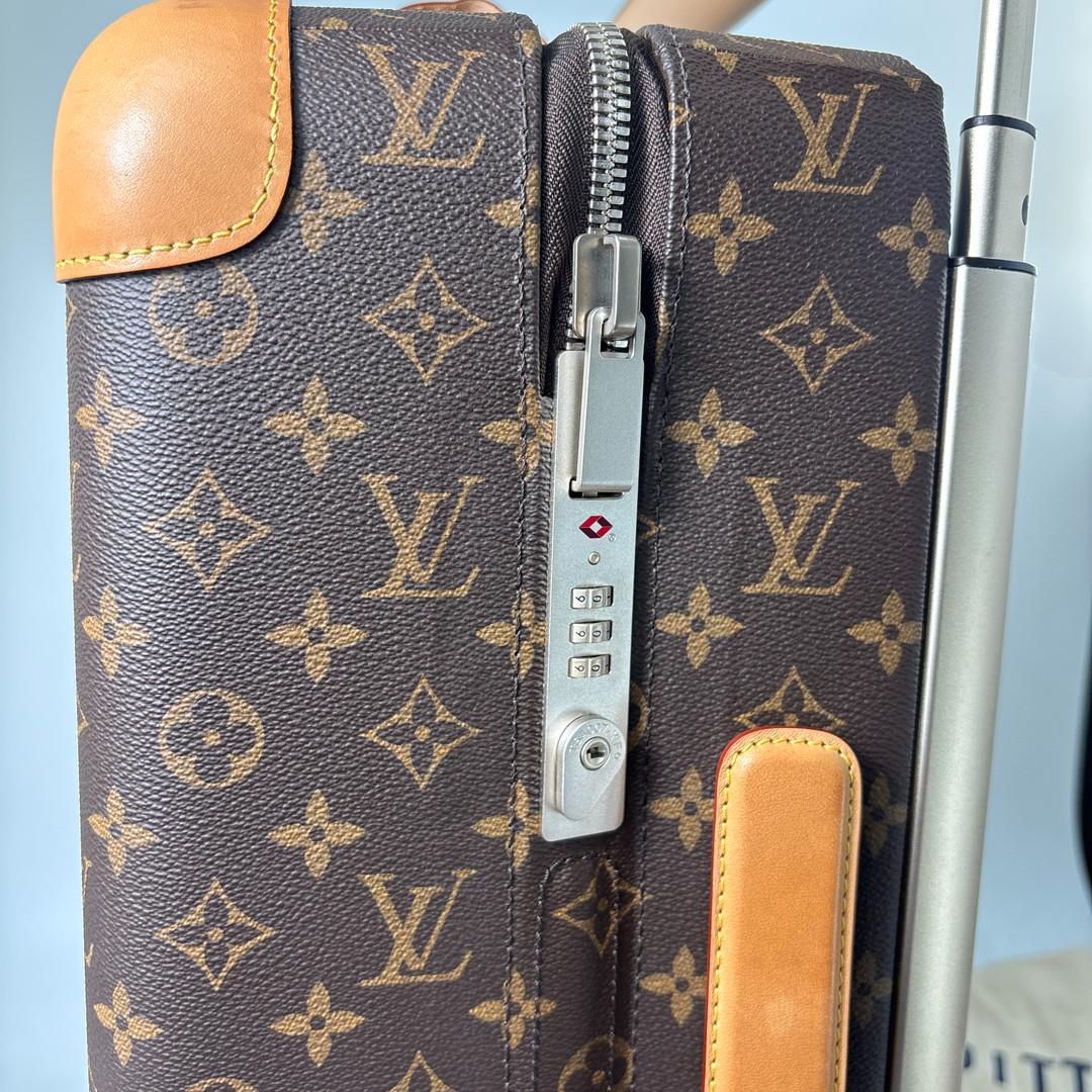 Louis Vuitton Super Monogram Horizon 50 Travel Bag — view 7