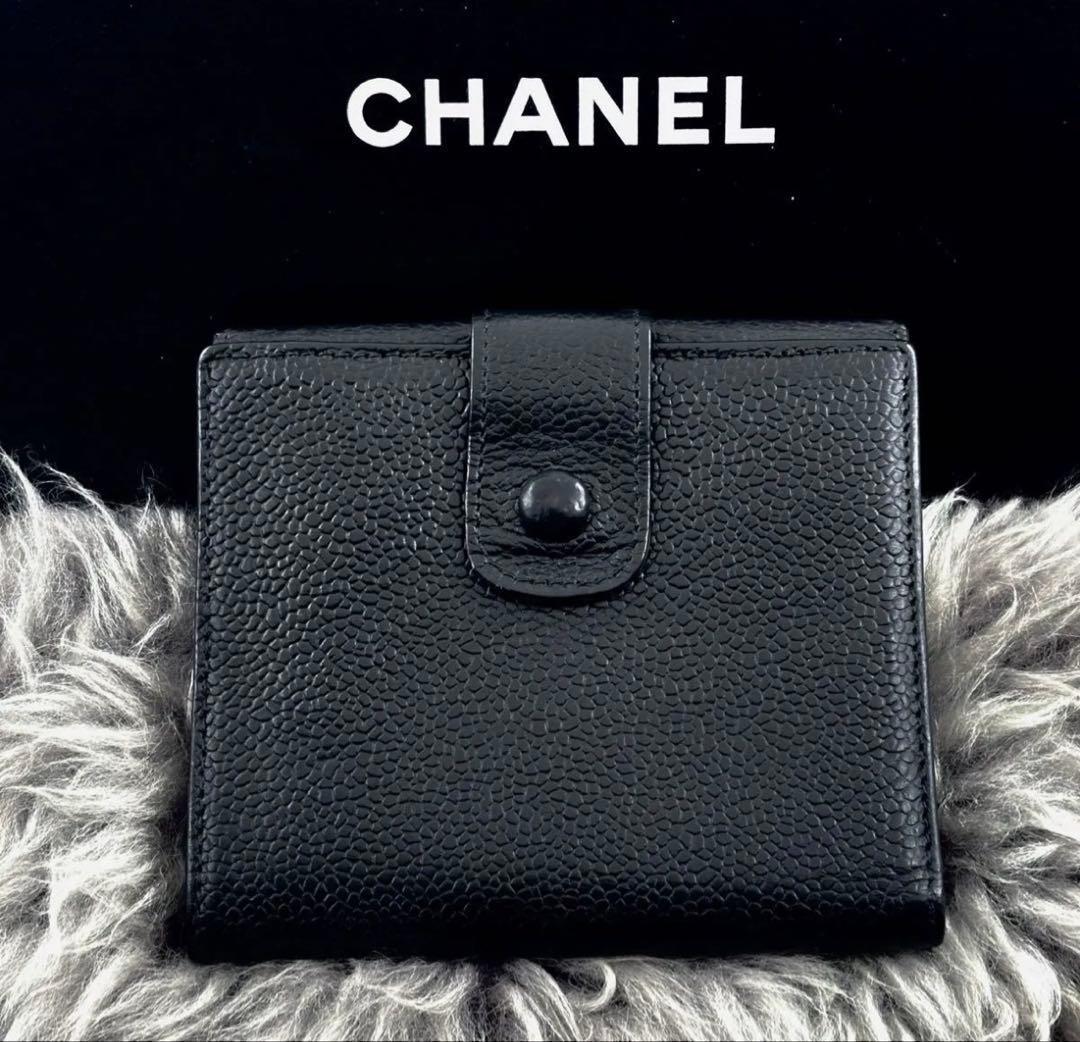 Chanel Wallet Jumbo CC Logo Caviar Snap Bifold — view 2