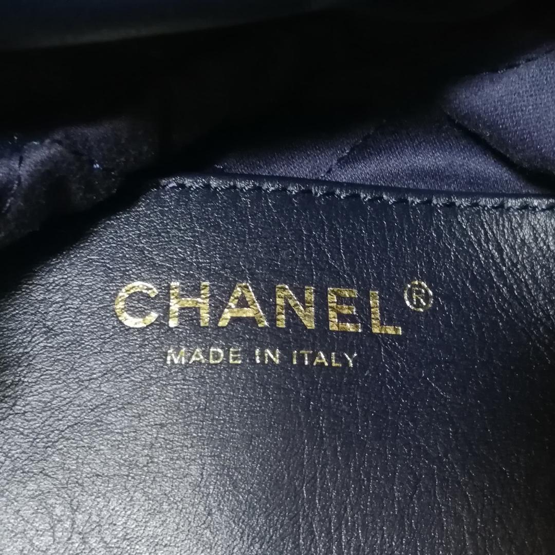 Chanel 22 Chain Shoulder Bag — view 5