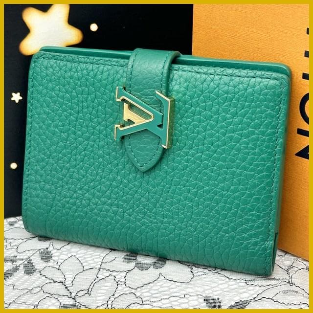 Louis Vuitton LV Vertical Wallet Compact