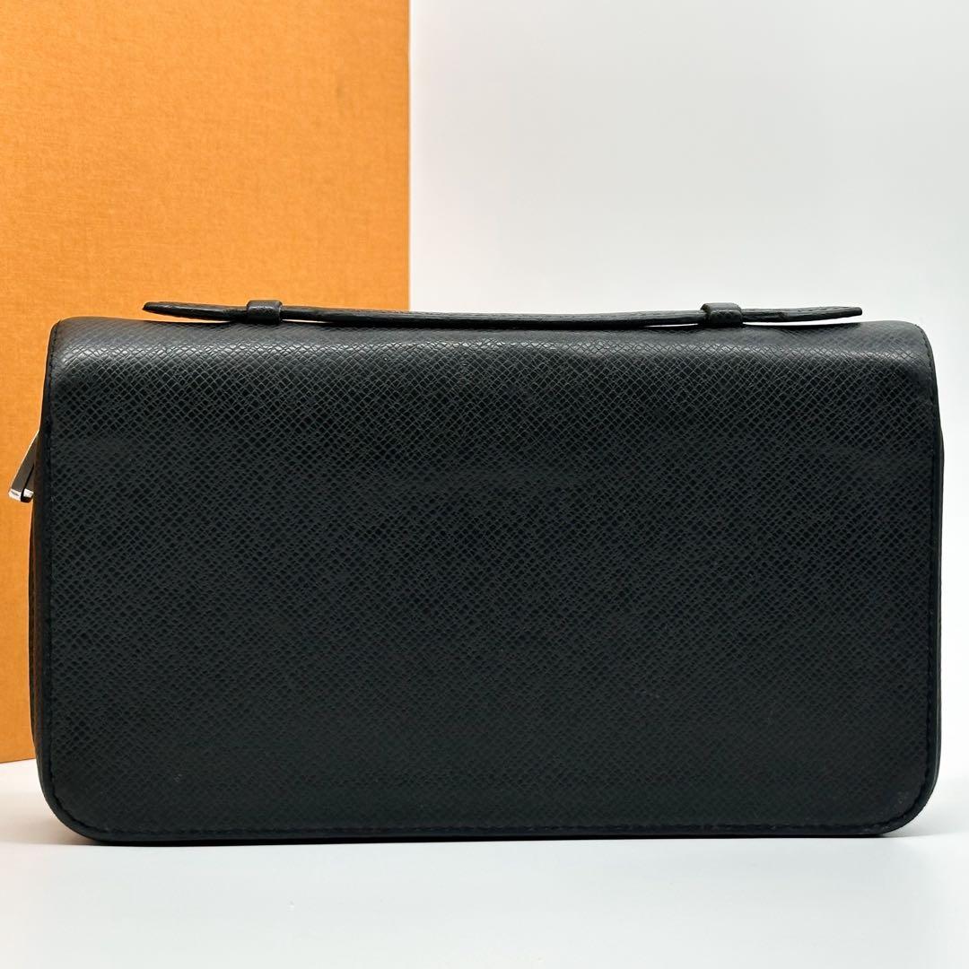 Louis Vuitton Zippy XL Taiga Black Second Wallet Handbag — view 2