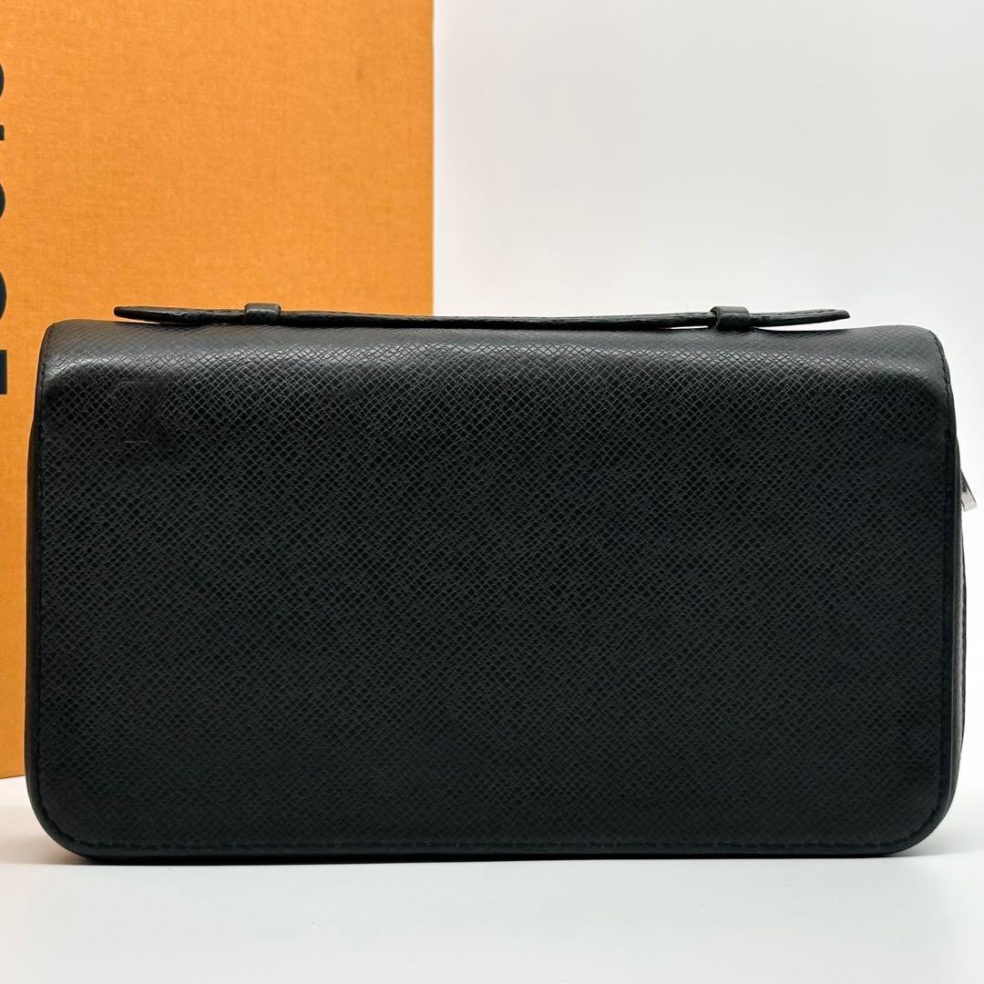 Louis Vuitton Zippy XL Taiga Black Second Wallet Handbag — view 3