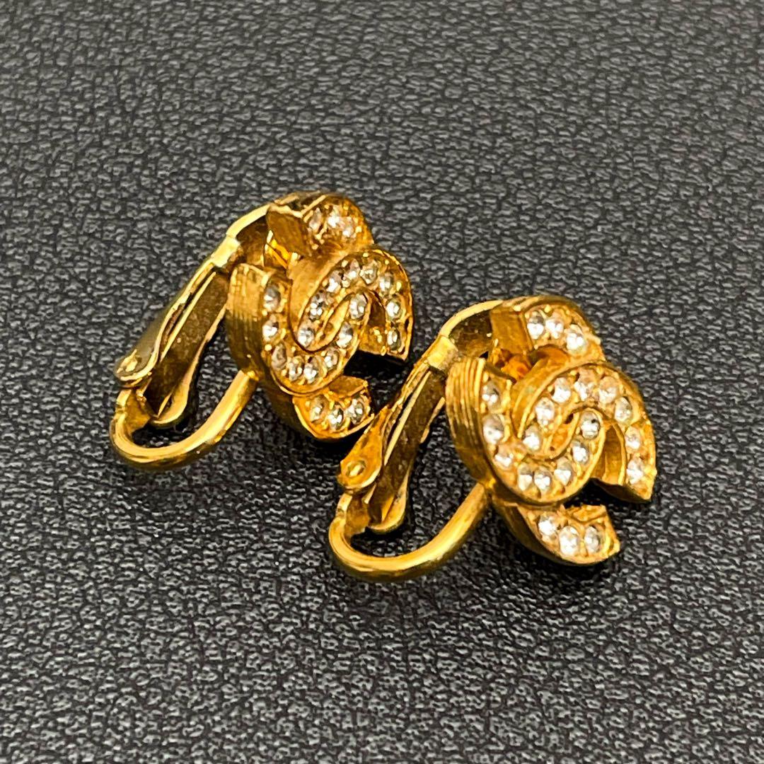 Chanel CC Logo Earrings Rhinestone Gold — view 3
