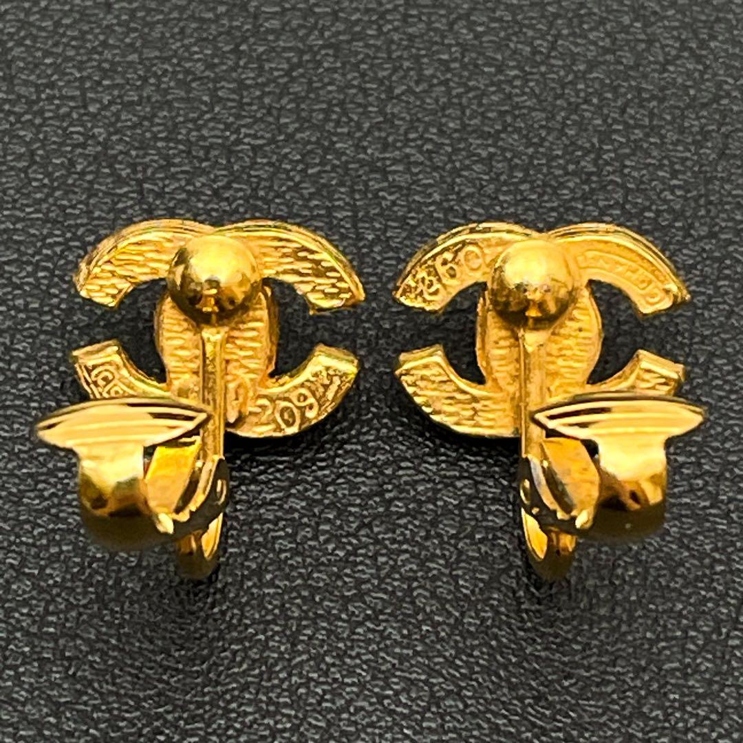 Chanel CC Logo Earrings Rhinestone Gold — view 5