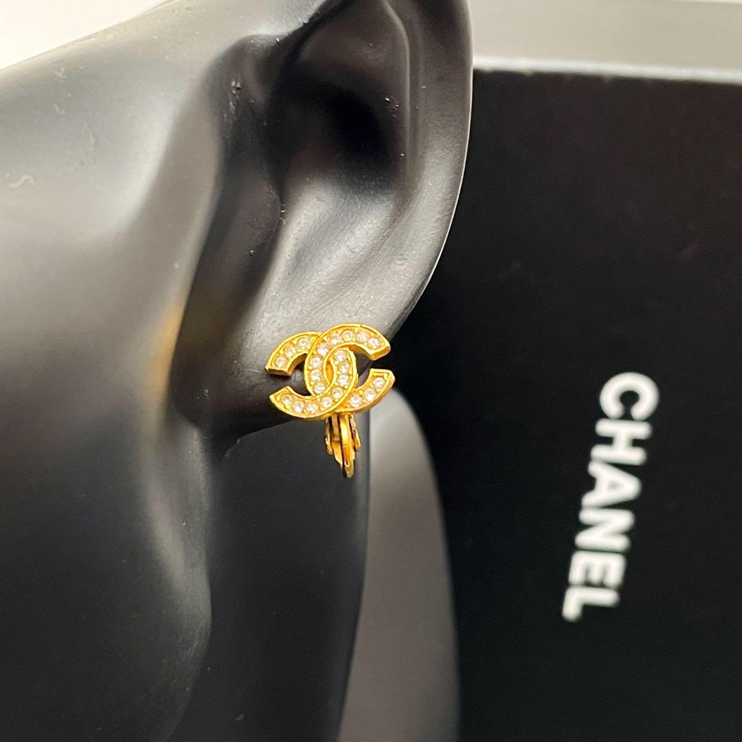 Chanel CC Logo Earrings Rhinestone Gold — view 8