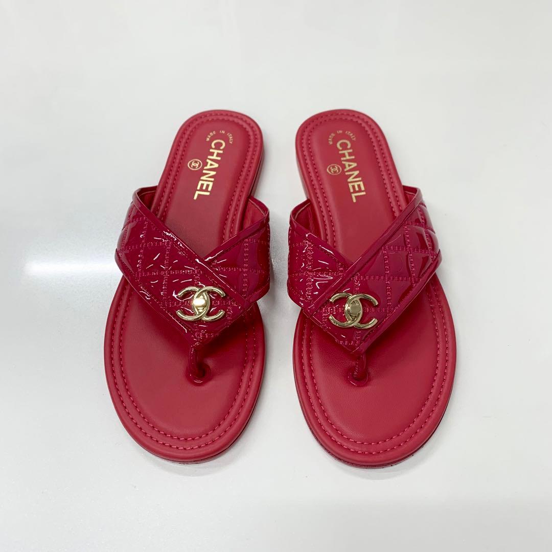 Chanel CC Logo Quilted Patent Thong Sandals Pink — view 2