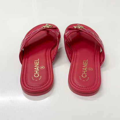 Chanel CC Logo Quilted Patent Thong Sandals Pink — view 5