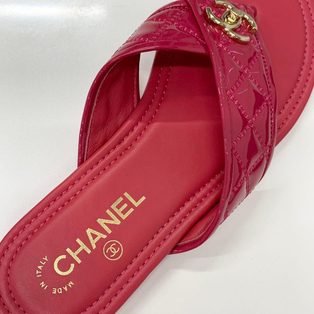 Chanel CC Logo Quilted Patent Thong Sandals Pink — view 7