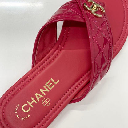 Chanel CC Logo Quilted Patent Thong Sandals Pink — view 7