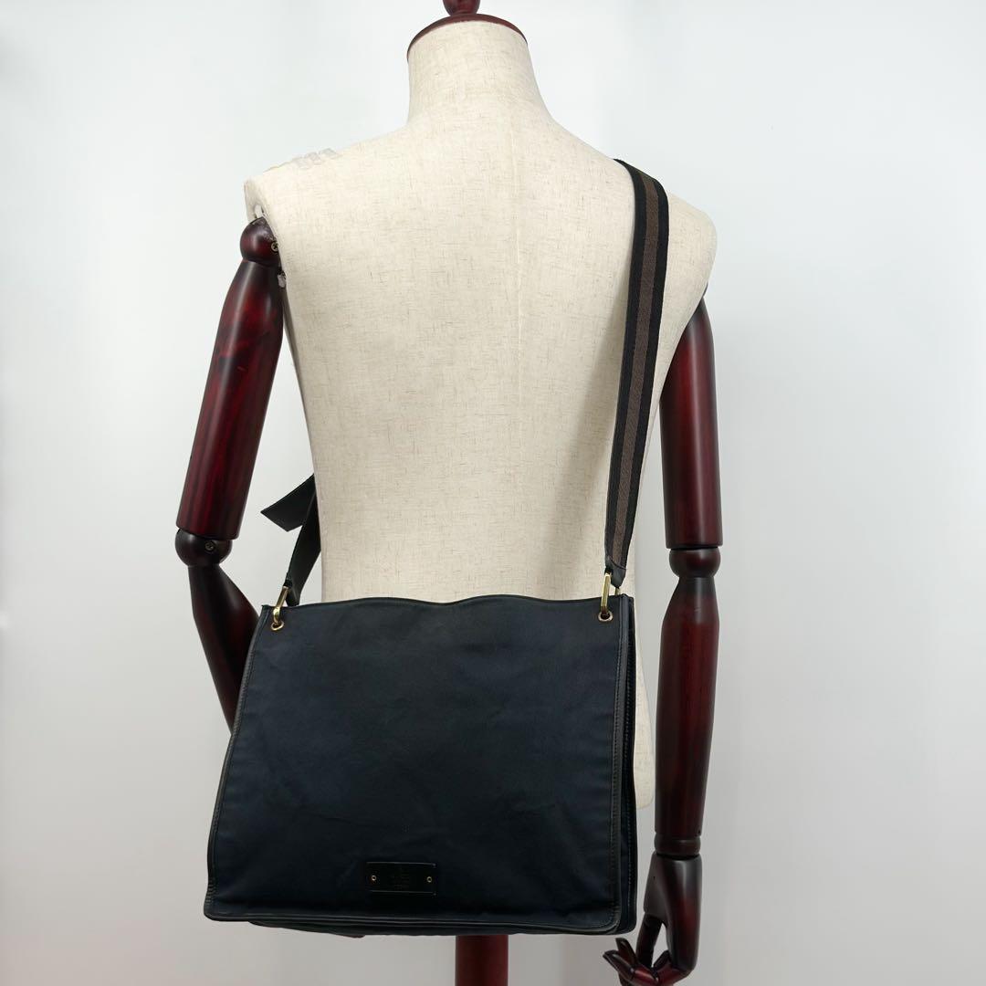 Gucci Tom Ford Era Archive Shoulder Bag Sherry Vintage — view 5