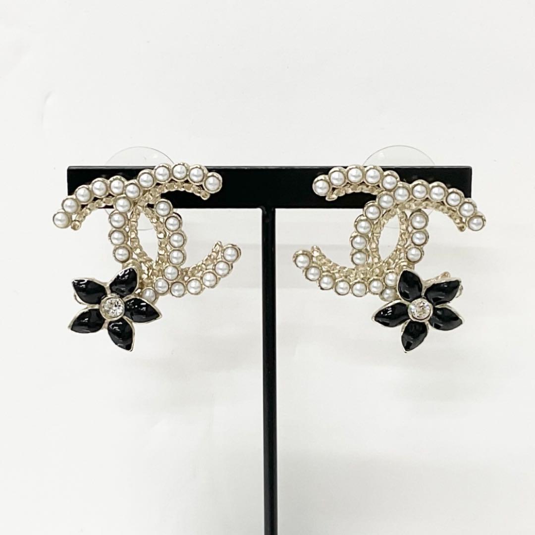 Chanel Earrings CC Logo Pearl Line Stone Flower Gold — view 6