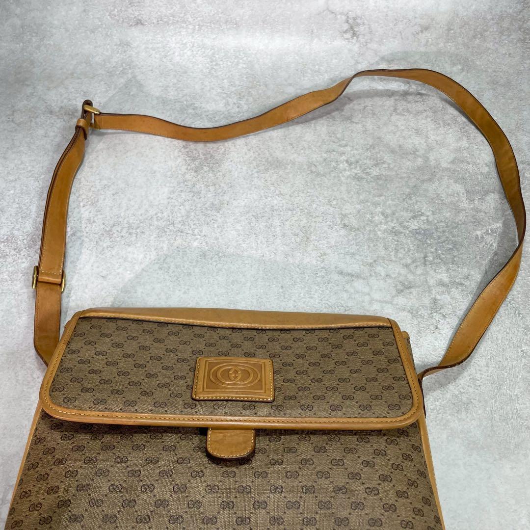 Gucci GG Shoulder Bag Brown Beige Logo Leather — view 4