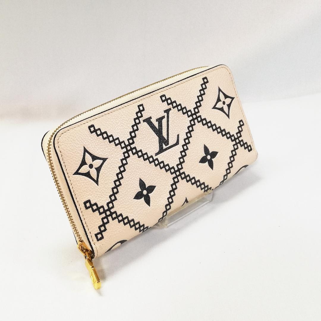 Louis Vuitton Zippy Wallet — view 2