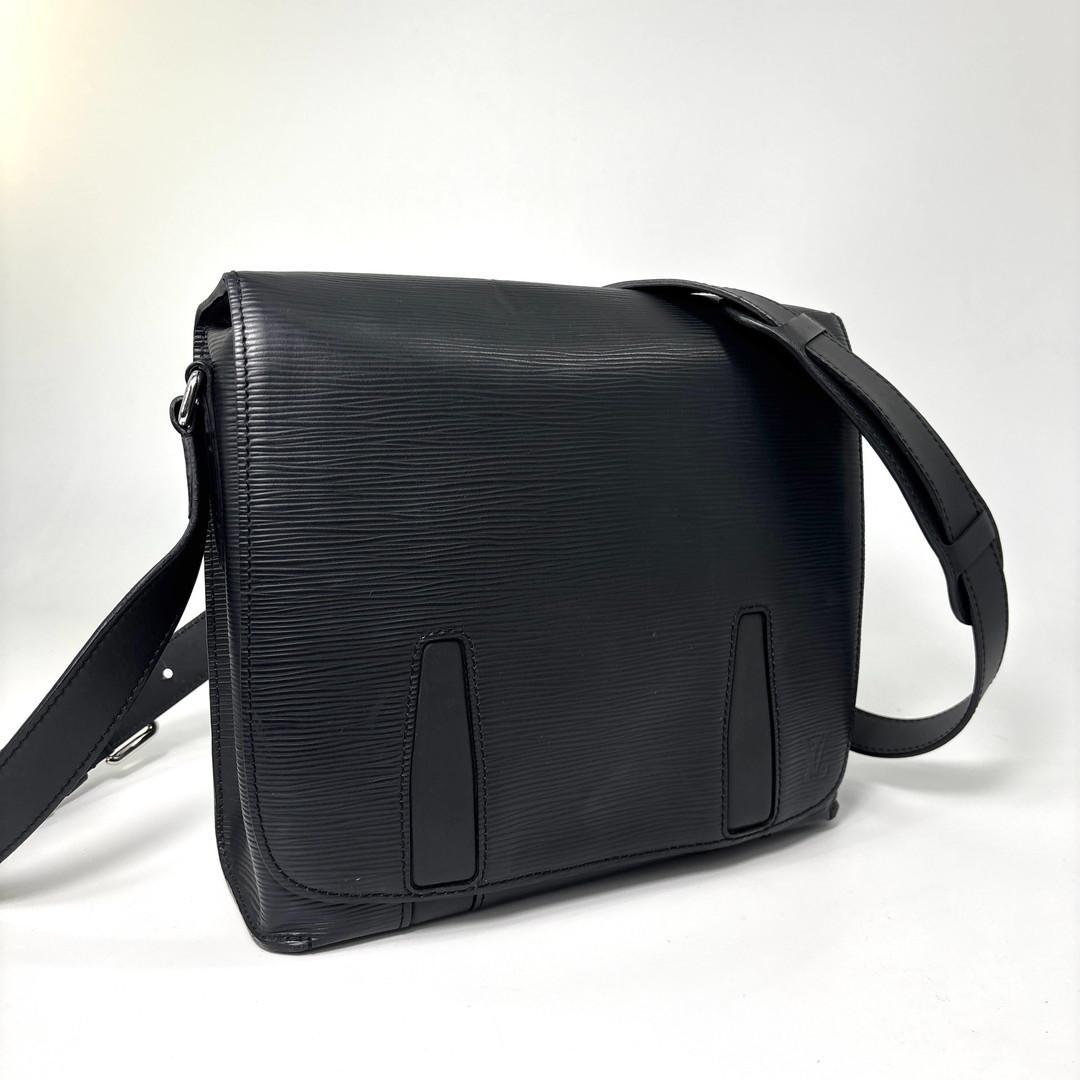 Louis Vuitton Super Epi Harrington Messenger PM Shoulder Bag Black — view 2