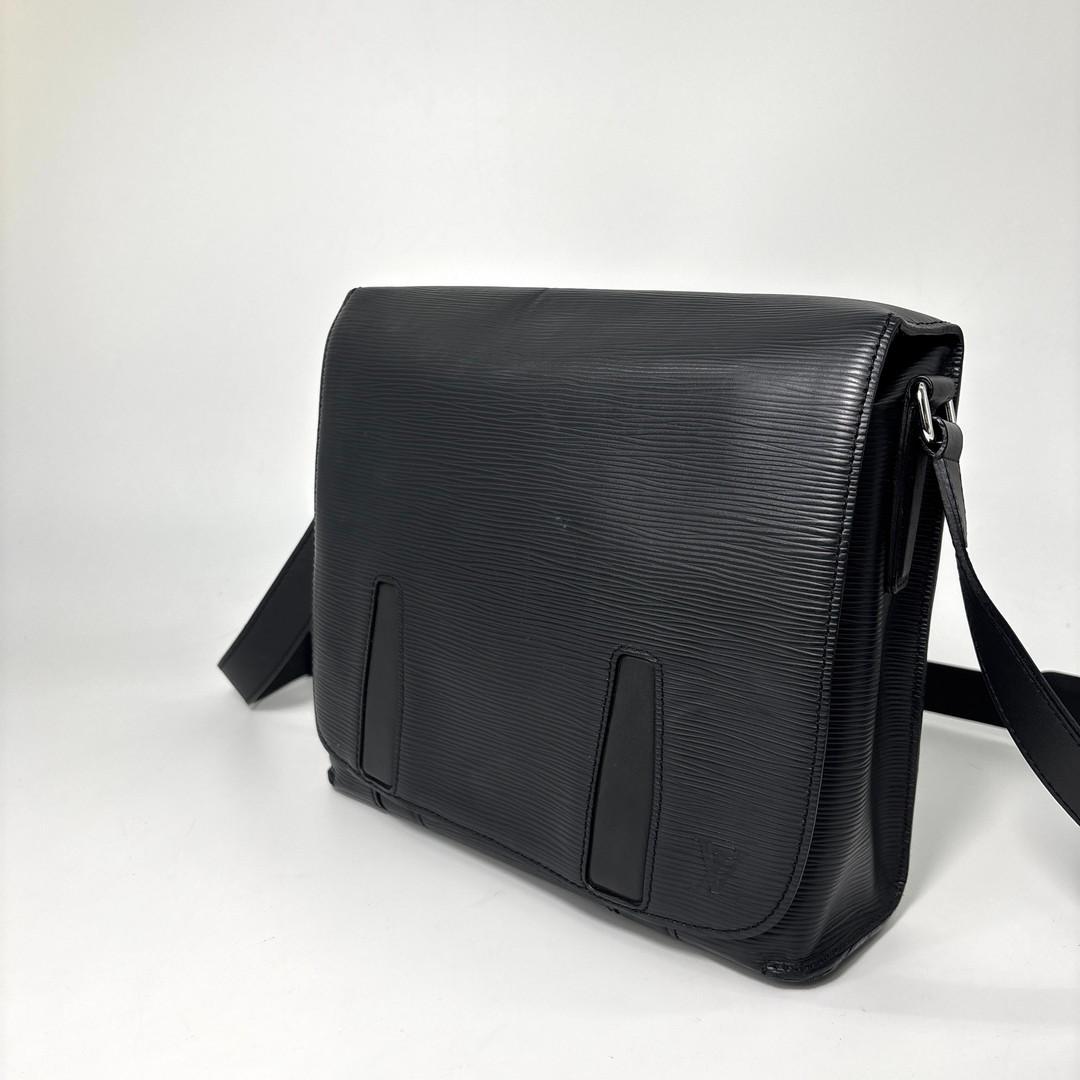 Louis Vuitton Super Epi Harrington Messenger PM Shoulder Bag Black — view 3