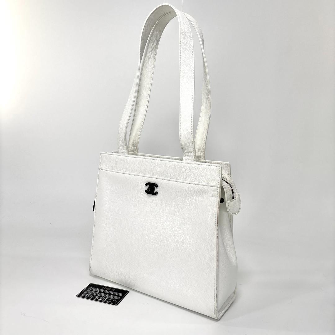 Chanel Super Caviar Leather Tote White — view 2