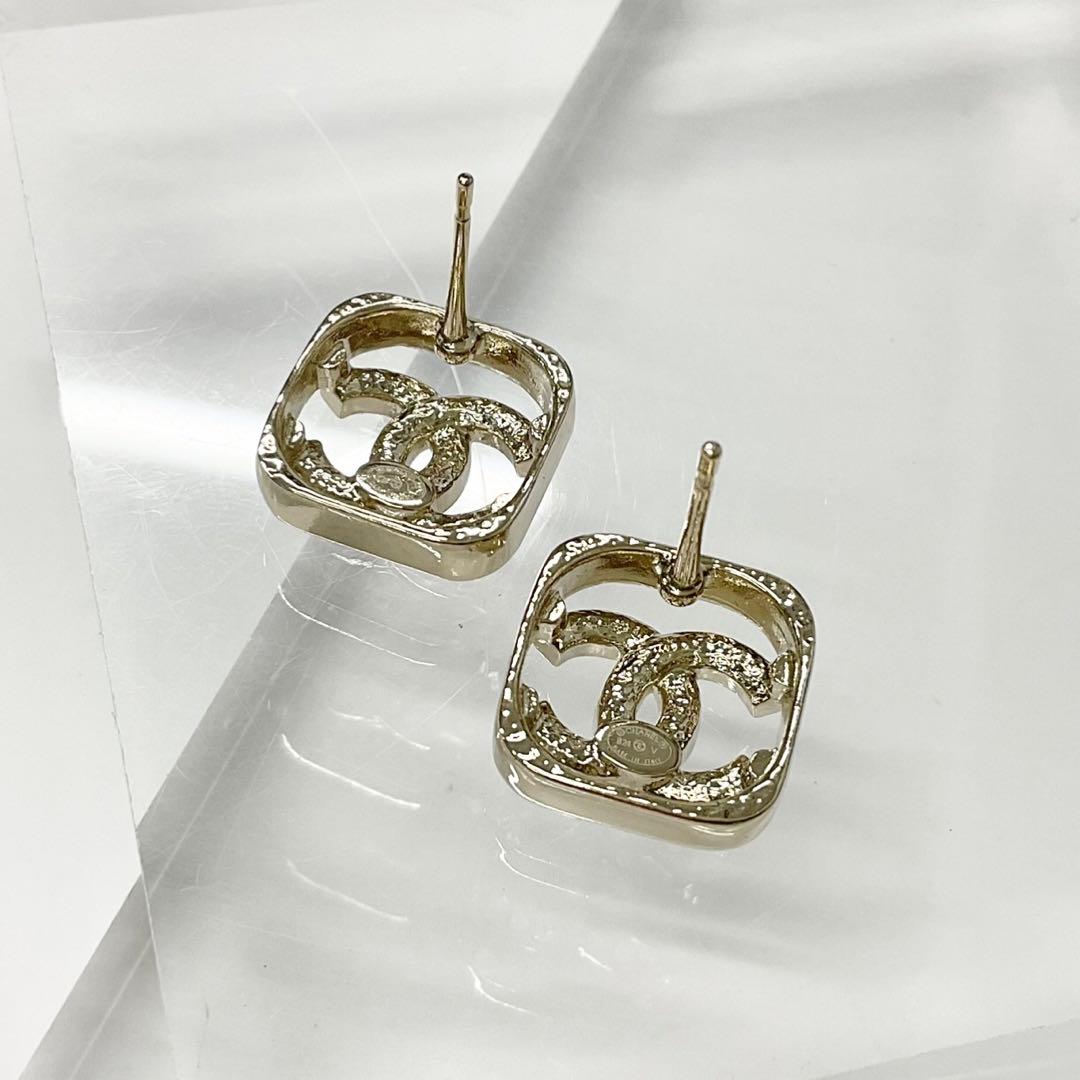 Chanel Earrings CC Logo Rhinestone Square Gold — view 3