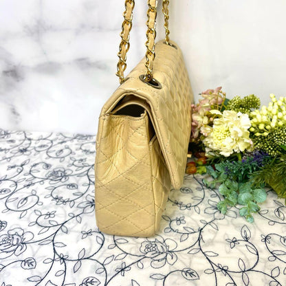 Chanel Vintage Turnlock Quilted Beige — view 6