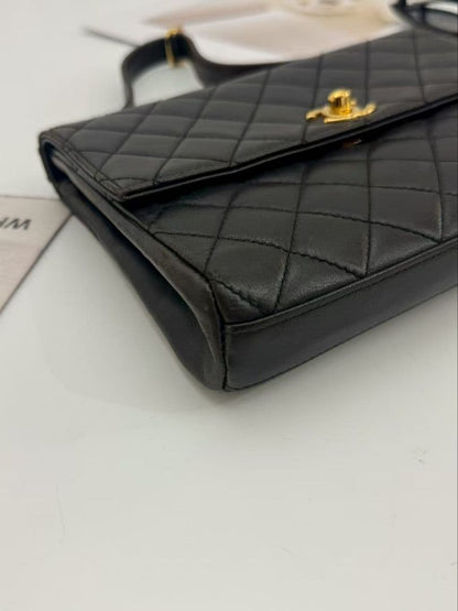 Chanel Quilted 25 Shoulder Bag Black Gold — view 4