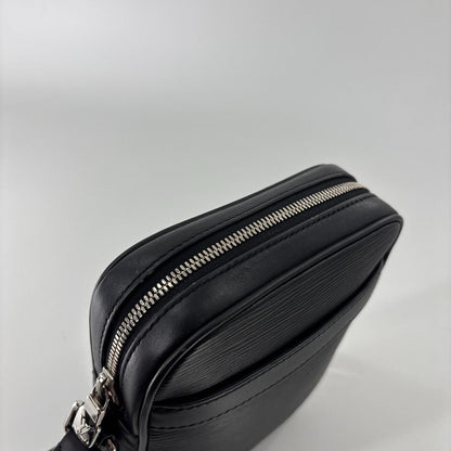 Louis Vuitton Epi Danube PM Shoulder Bag Black — view 7