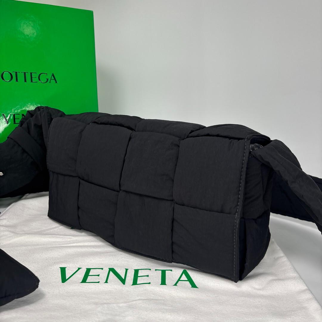 Bottega Veneta Maxi Intrecciato Cassette Shoulder Bag — view 2