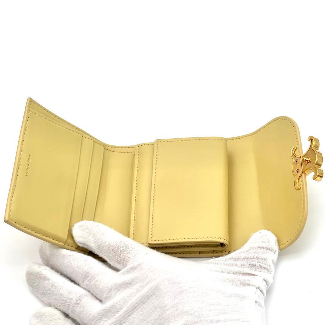 Celine Wallet Small Flap Triomphe Yellow — view 4