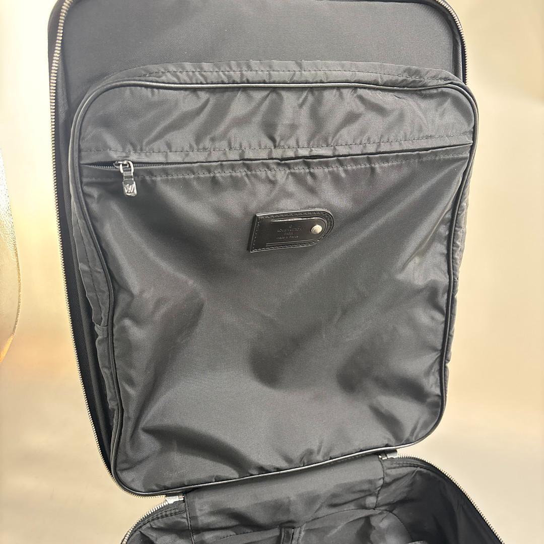 - Louis Vuitton - Taiga Pegase 45 Black Suitcase Carry-on