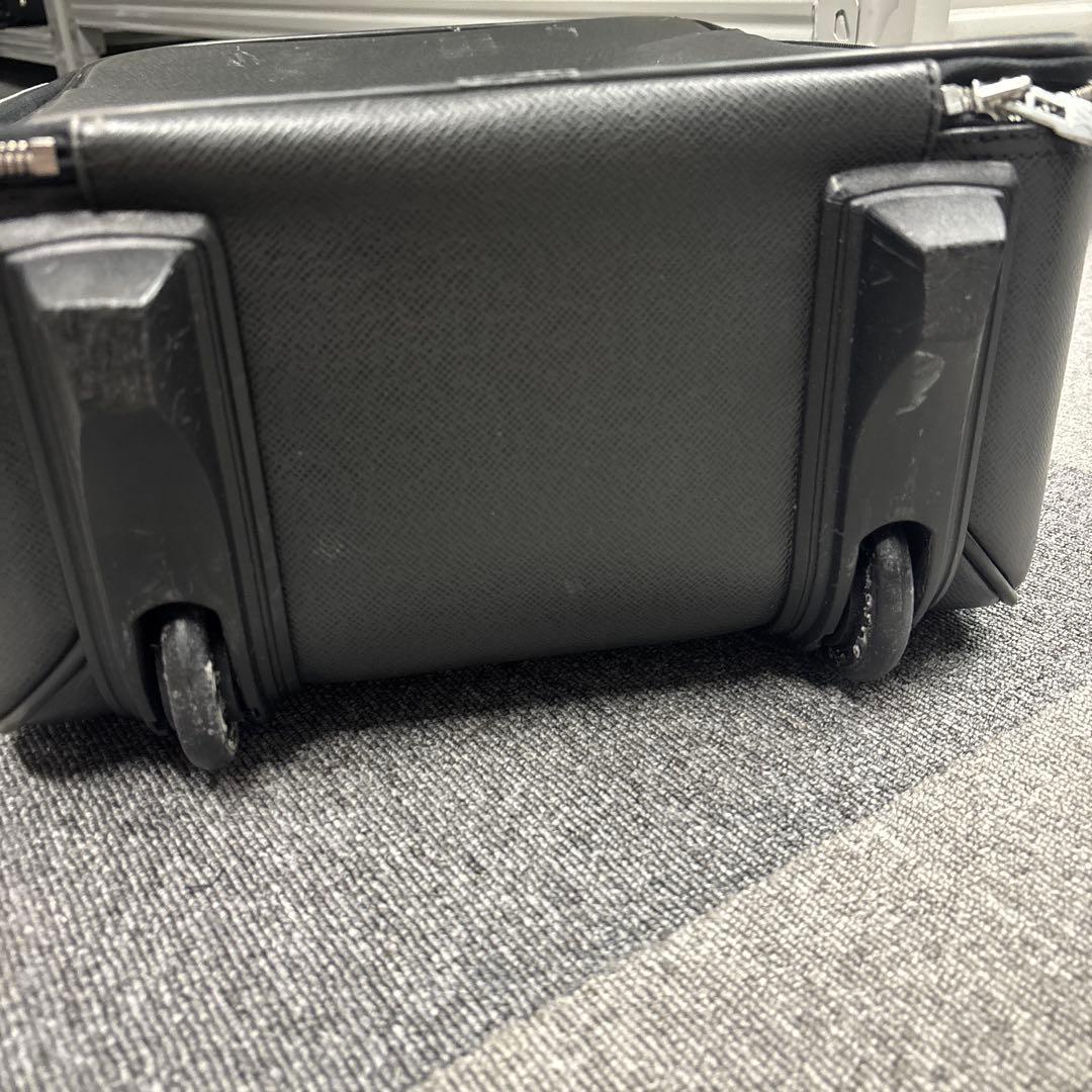 - Louis Vuitton - Taiga Pegase 45 Black Suitcase Carry-on