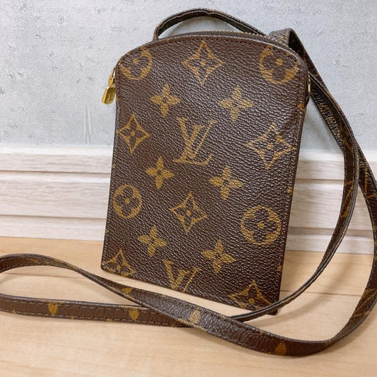 Louis Vuitton Monogram Pochette Cles