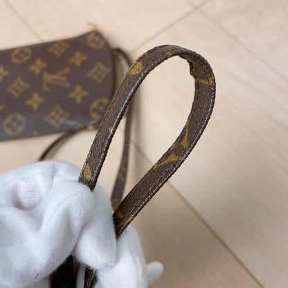 Louis Vuitton Monogram Pochette Cles — view 6