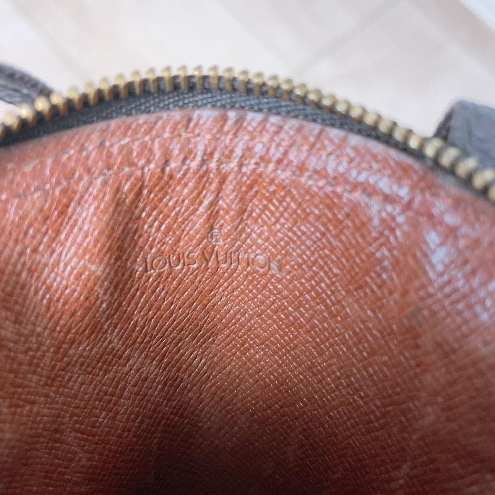 Louis Vuitton Monogram Pochette Cles — view 9