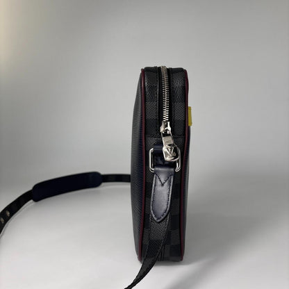 Louis Vuitton Epi Graphite Danube Slim Shoulder — view 4