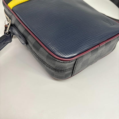 Louis Vuitton Epi Graphite Danube Slim Shoulder — view 7
