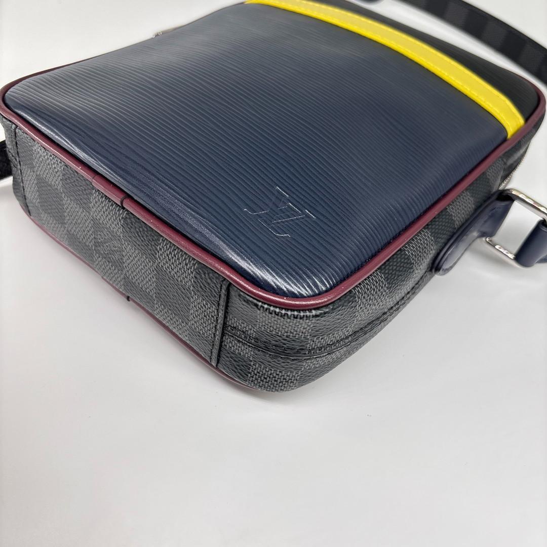 Louis Vuitton Epi Graphite Danube Slim Shoulder — view 8