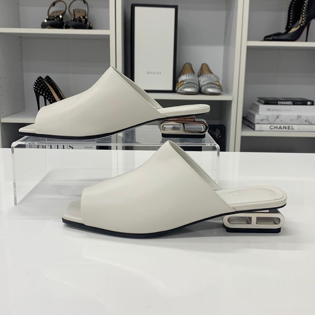 Hermes Idol Leather Chaine D'ancre Sandals White — view 3