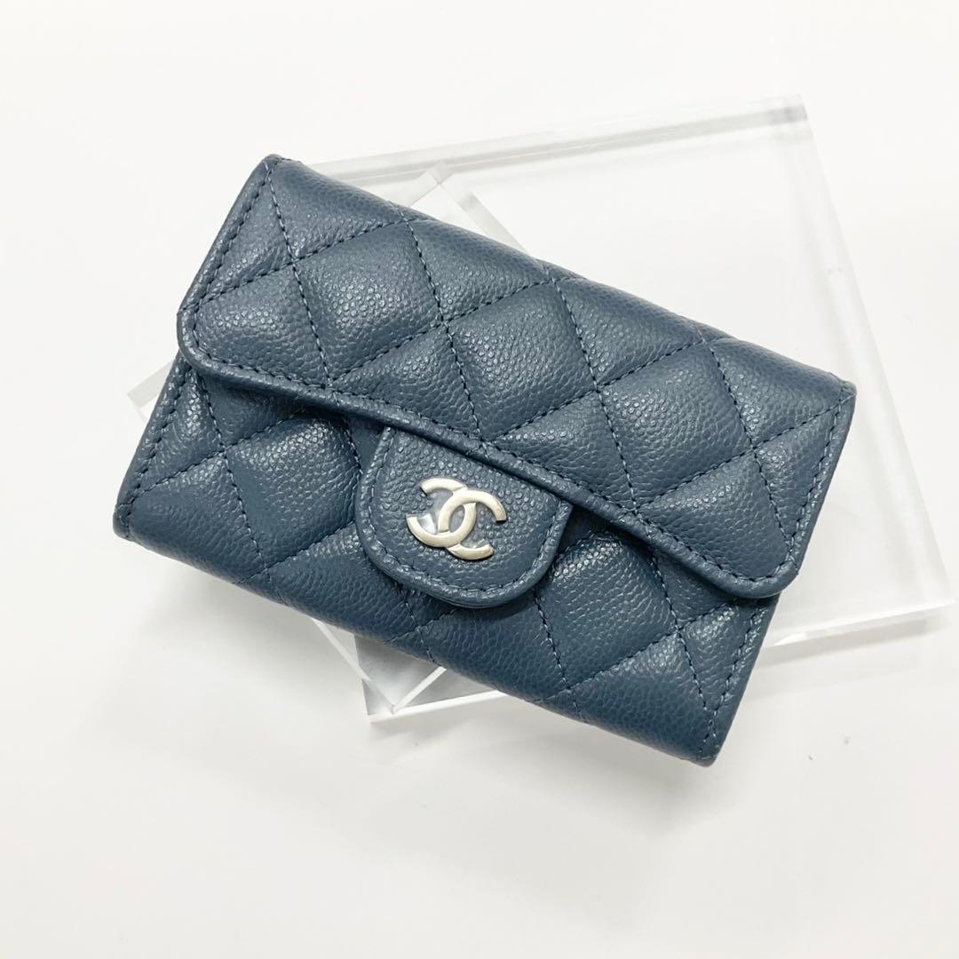 Chanel Quilted Caviar Leather CC Logo Card Case Coin