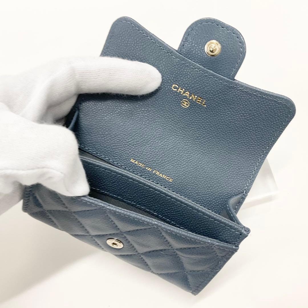 Chanel Quilted Caviar Leather CC Logo Card Case Coin — view 5