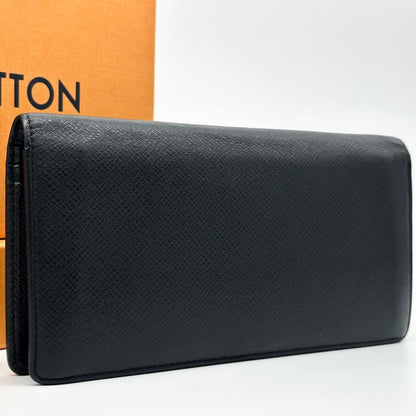 Louis Vuitton Portefeuille Brazza Taiga Black Bifold Wallet
