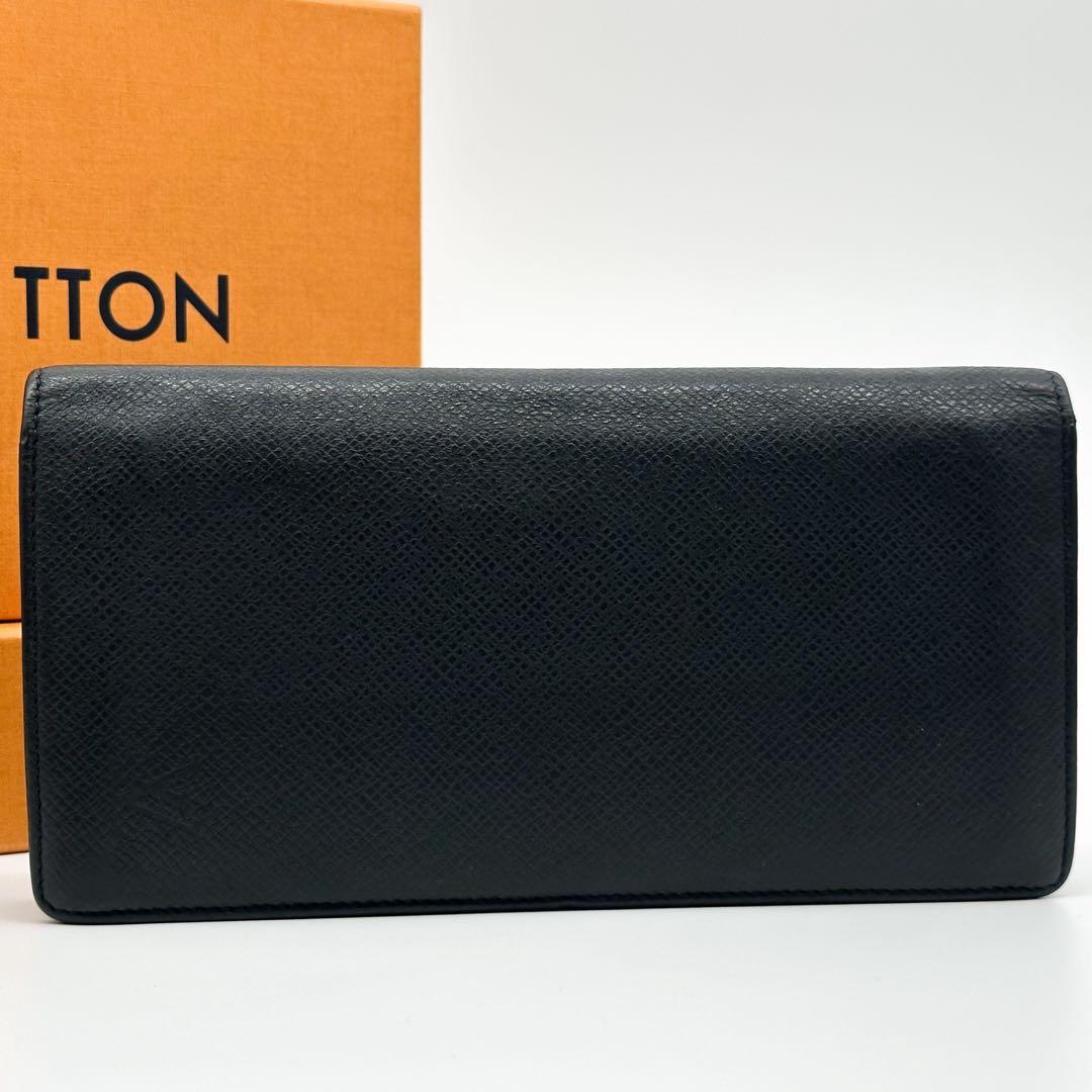 Louis Vuitton Portefeuille Brazza Taiga Black Bifold Wallet — view 2