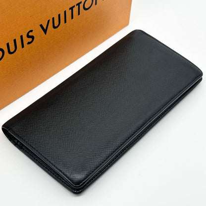 Louis Vuitton Portefeuille Brazza Taiga Black Bifold Wallet — view 4