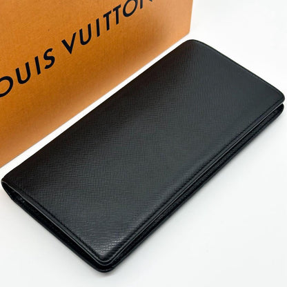 Louis Vuitton Portefeuille Brazza Taiga Black Bifold Wallet — view 5