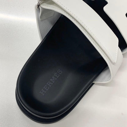 Hermes Chypre Leather Flat Sandals White — view 7