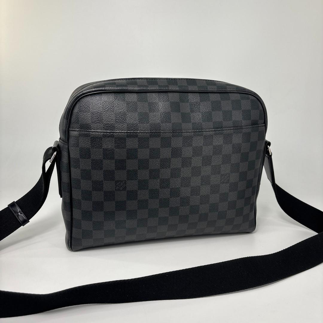 Louis Vuitton Super Damier Graphite Dayton MM Shoulder Bag — view 5