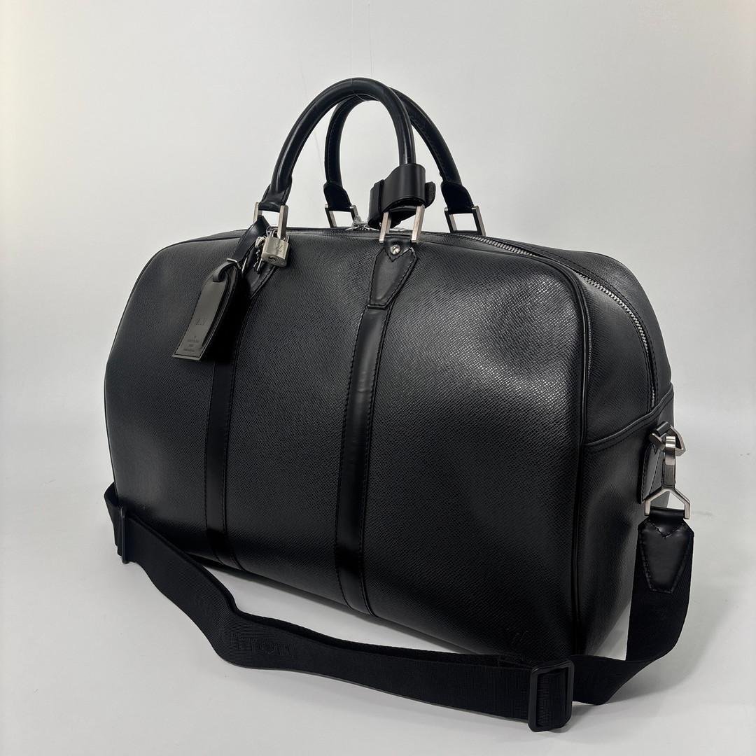 Louis Vuitton Taiga Kendall PM Ardoise Boston Bag Black — view 2